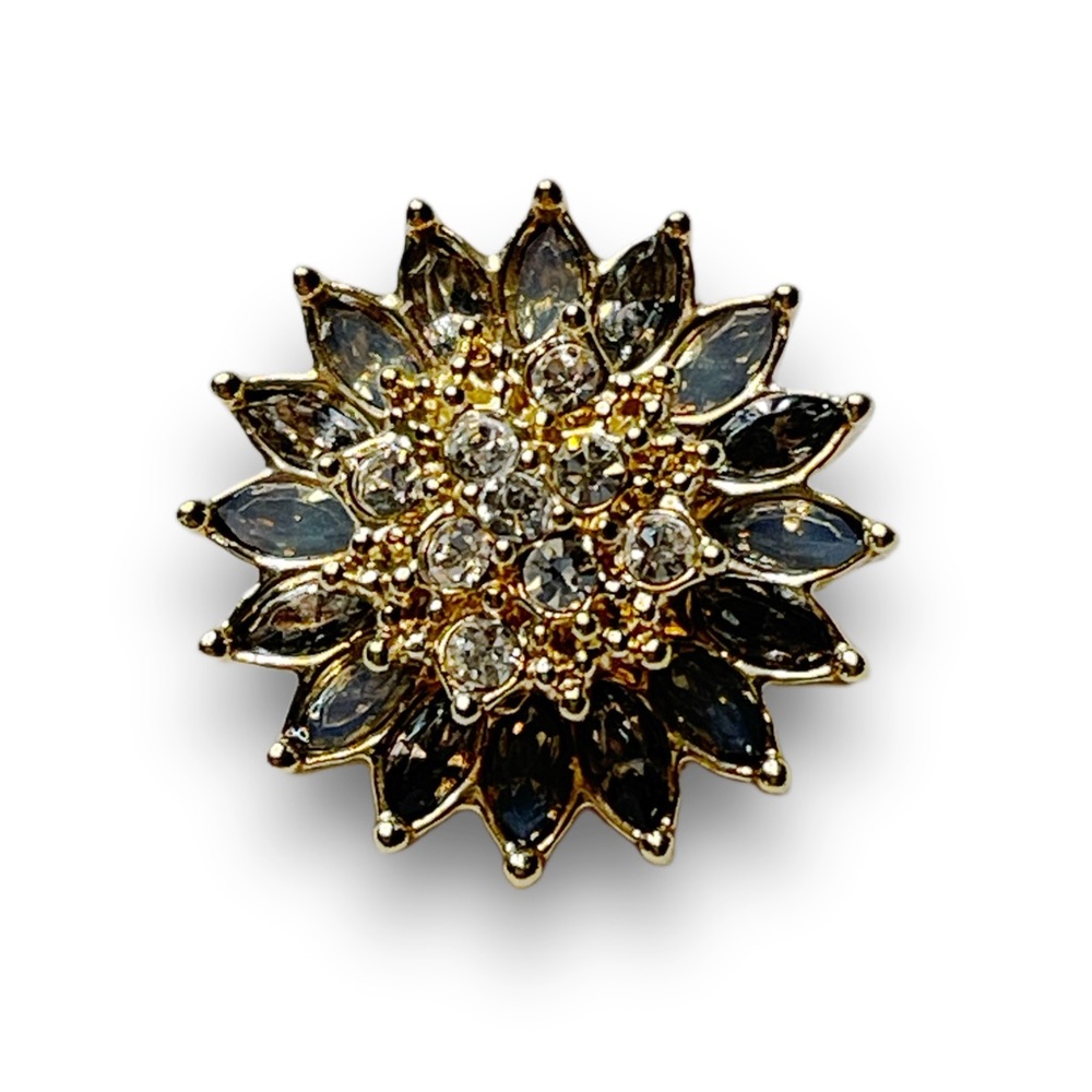 NWOT- Magnolia and Vine YG Larkspur Graphite/Clear Snap